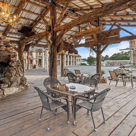 Stonegate Lodge King Bed Wifi 50 In Roku Tv Salt Water Pool Room # 101 Eureka Springs Esterno foto